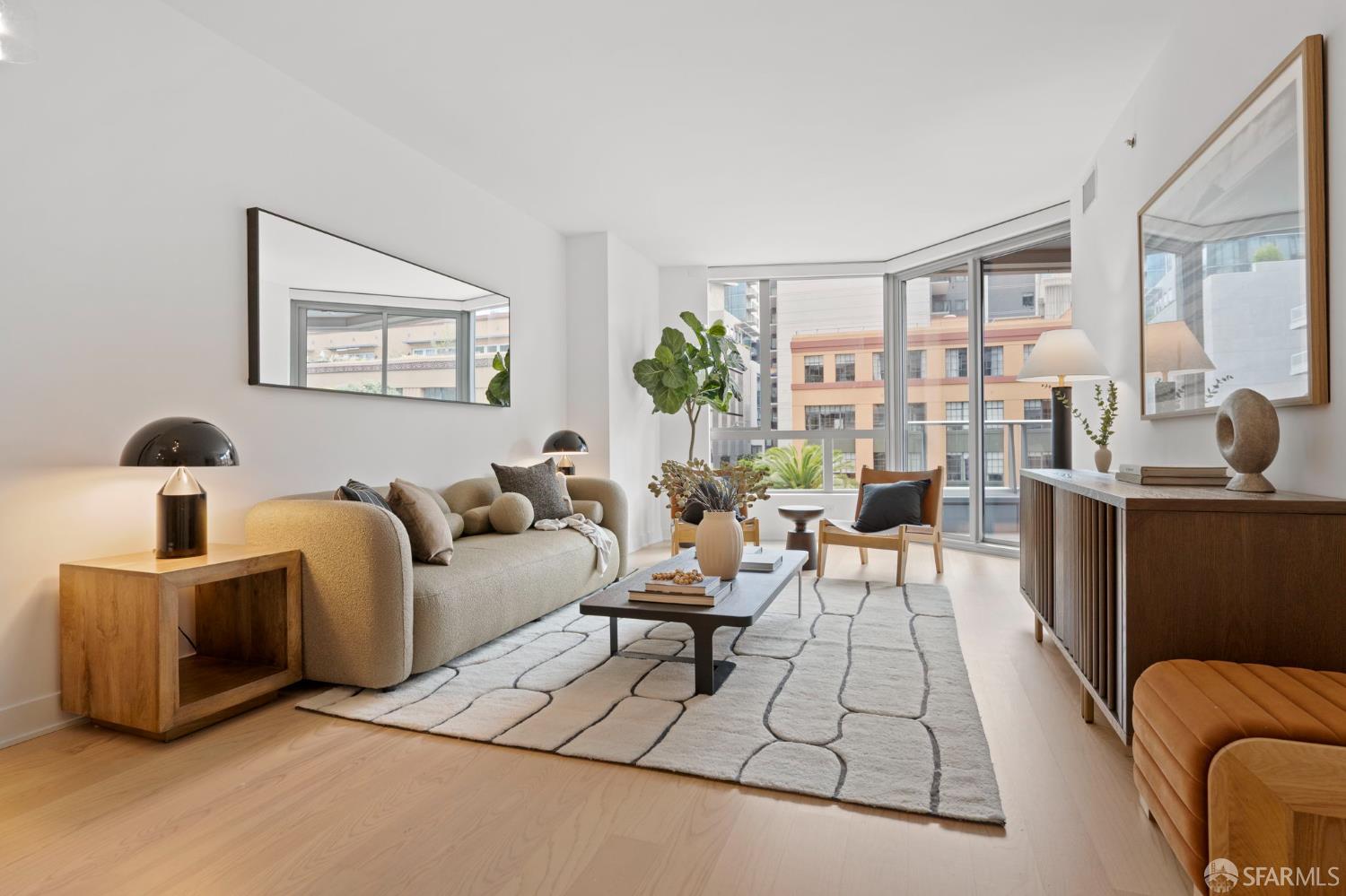 Photo #4: 425048569 Listing 