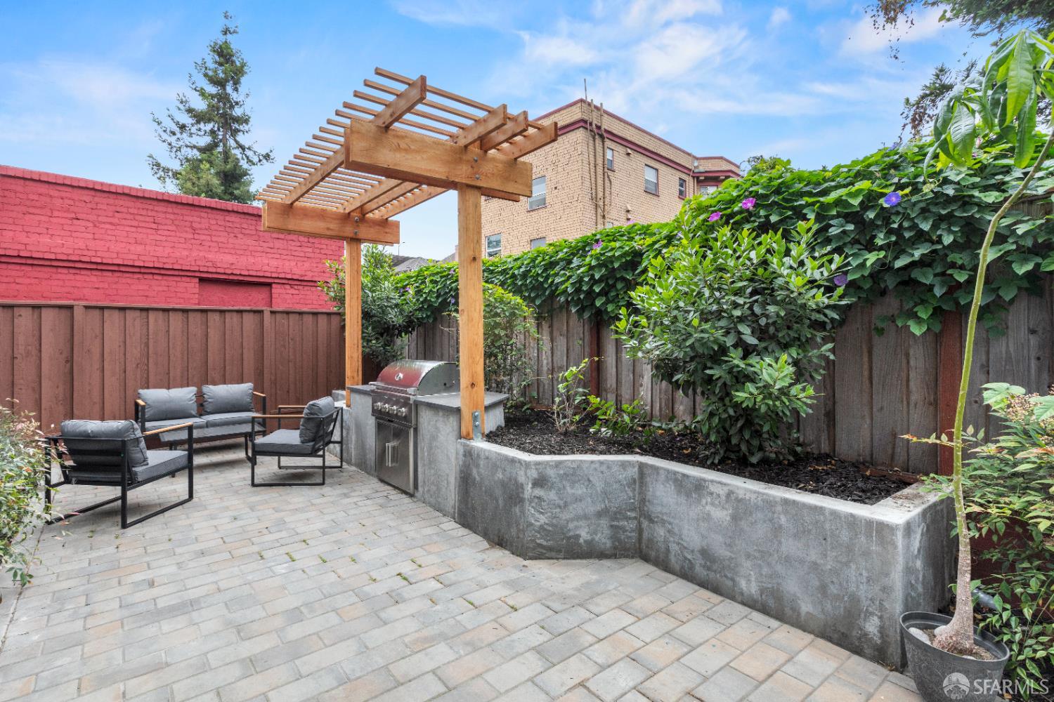 Detail Gallery Image 27 of 27 For 528 32nd St, Oakland,  CA 94609 - 3 Beds | 2 Baths