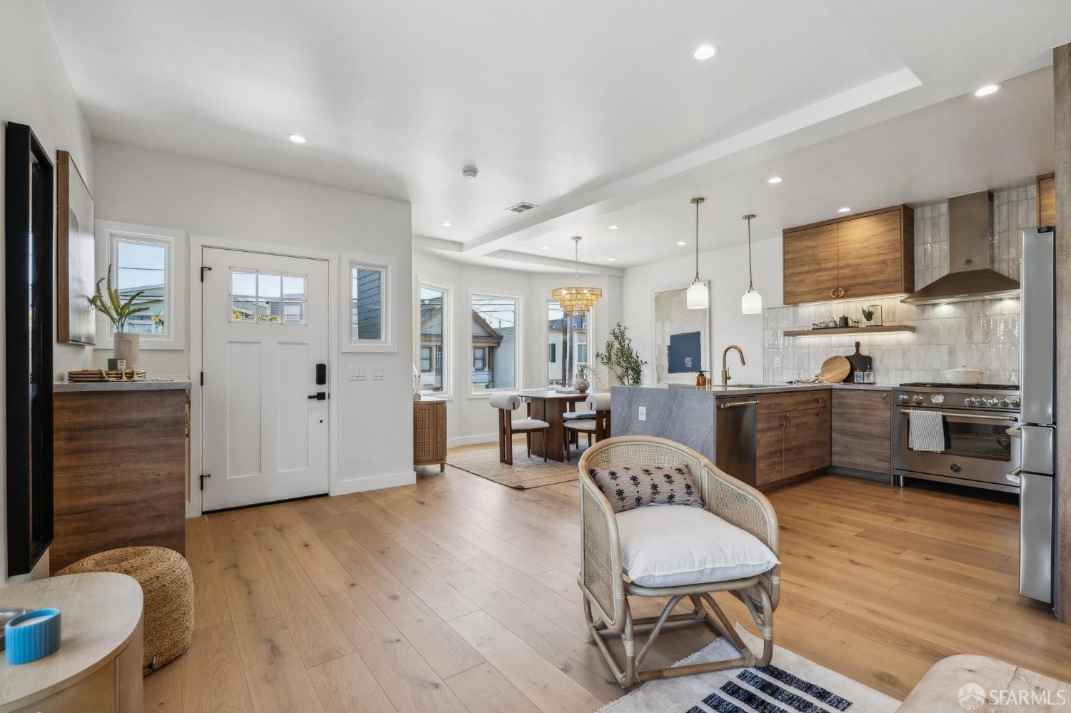 Detail Gallery Image 17 of 66 For 57 Niagara Ave, San Francisco,  CA 94112 - 5 Beds | 4/1 Baths