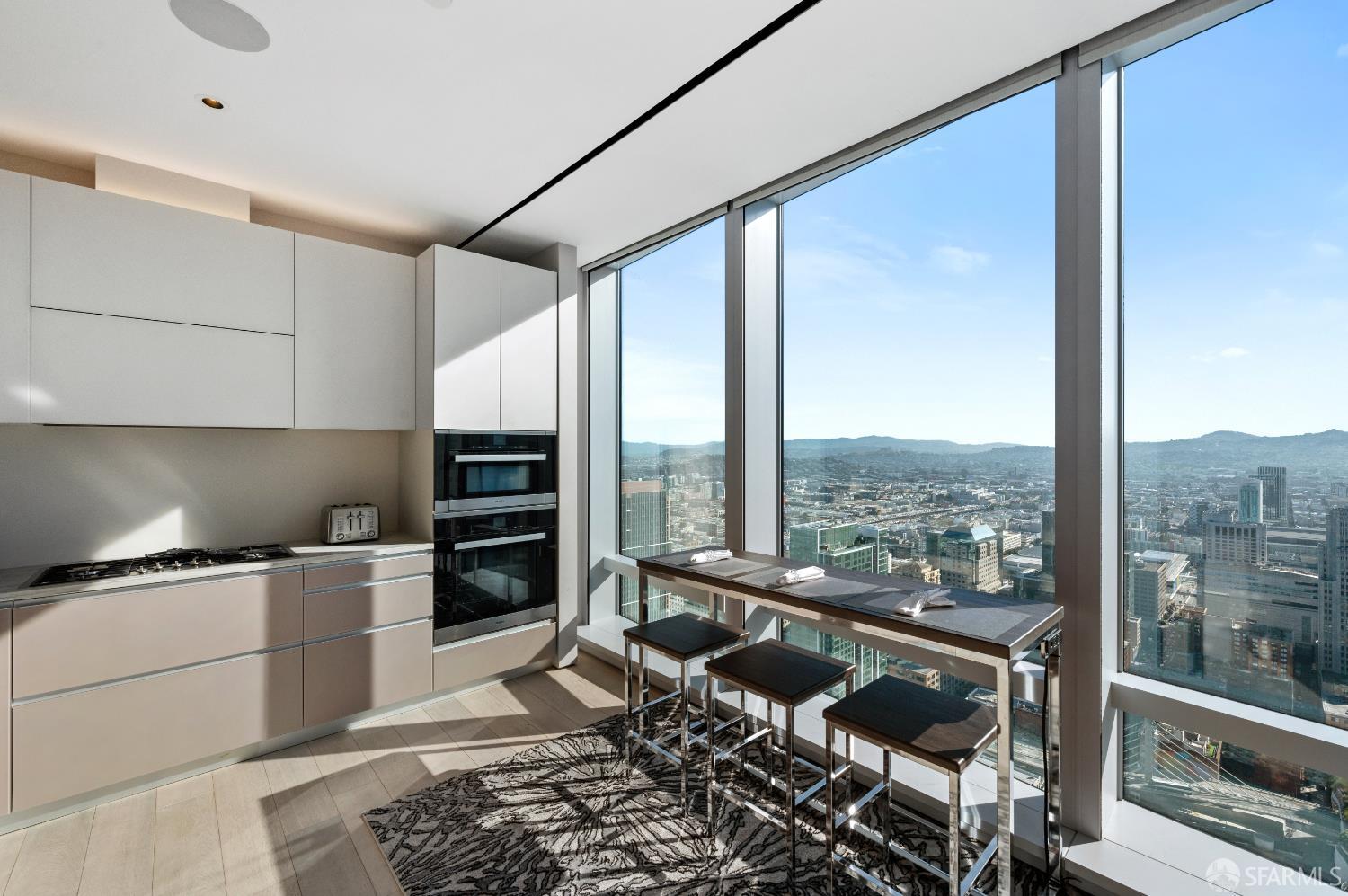 Photo #3: 425044936 Listing 