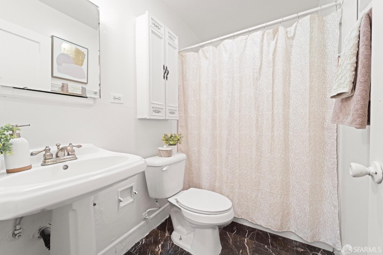 Detail Gallery Image 12 of 55 For 1673 142nd Ave, San Leandro,  CA 94578 - 3 Beds | 2 Baths