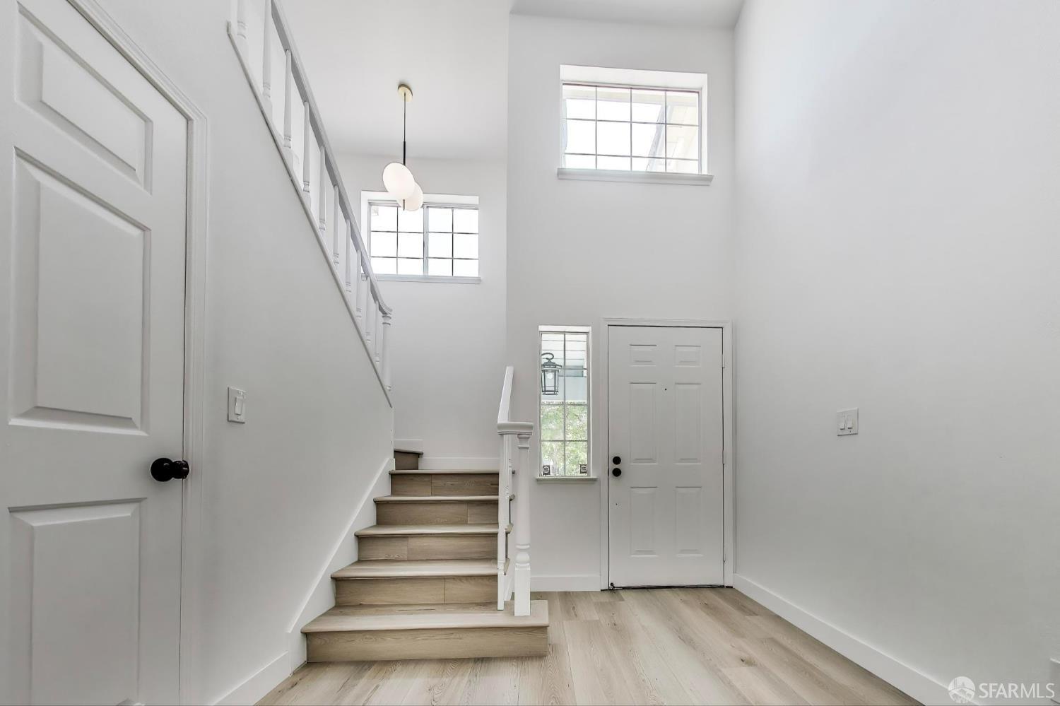 Detail Gallery Image 4 of 37 For 3941 Will Rogers Dr, San Jose,  CA 95117 - 3 Beds | 2/1 Baths