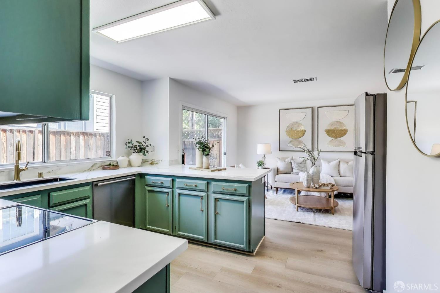 Detail Gallery Image 11 of 37 For 3941 Will Rogers Dr, San Jose,  CA 95117 - 3 Beds | 2/1 Baths