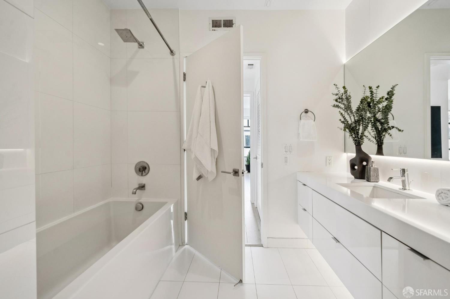 Photo #30: 425049201 Listing: Photo #30