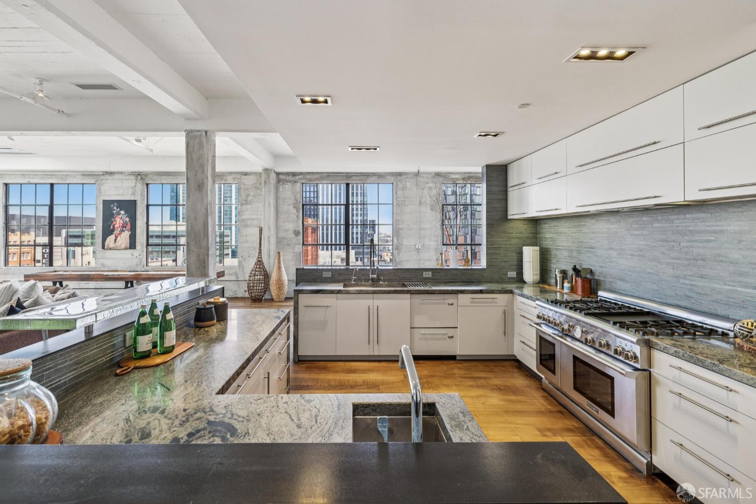 Photo #19: 425048754 Listing: Photo #19