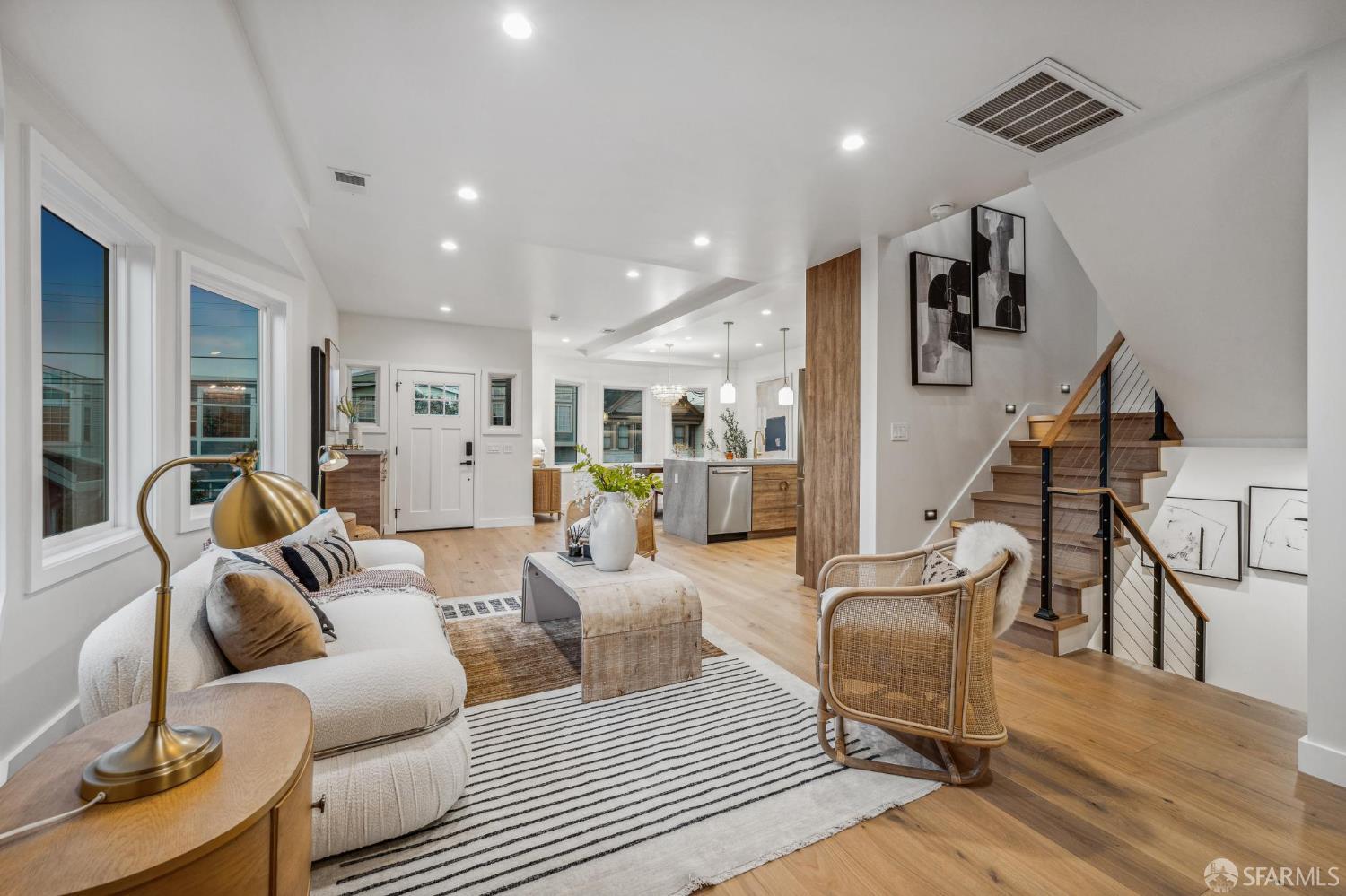 Detail Gallery Image 4 of 66 For 57 Niagara Ave, San Francisco,  CA 94112 - 5 Beds | 4/1 Baths