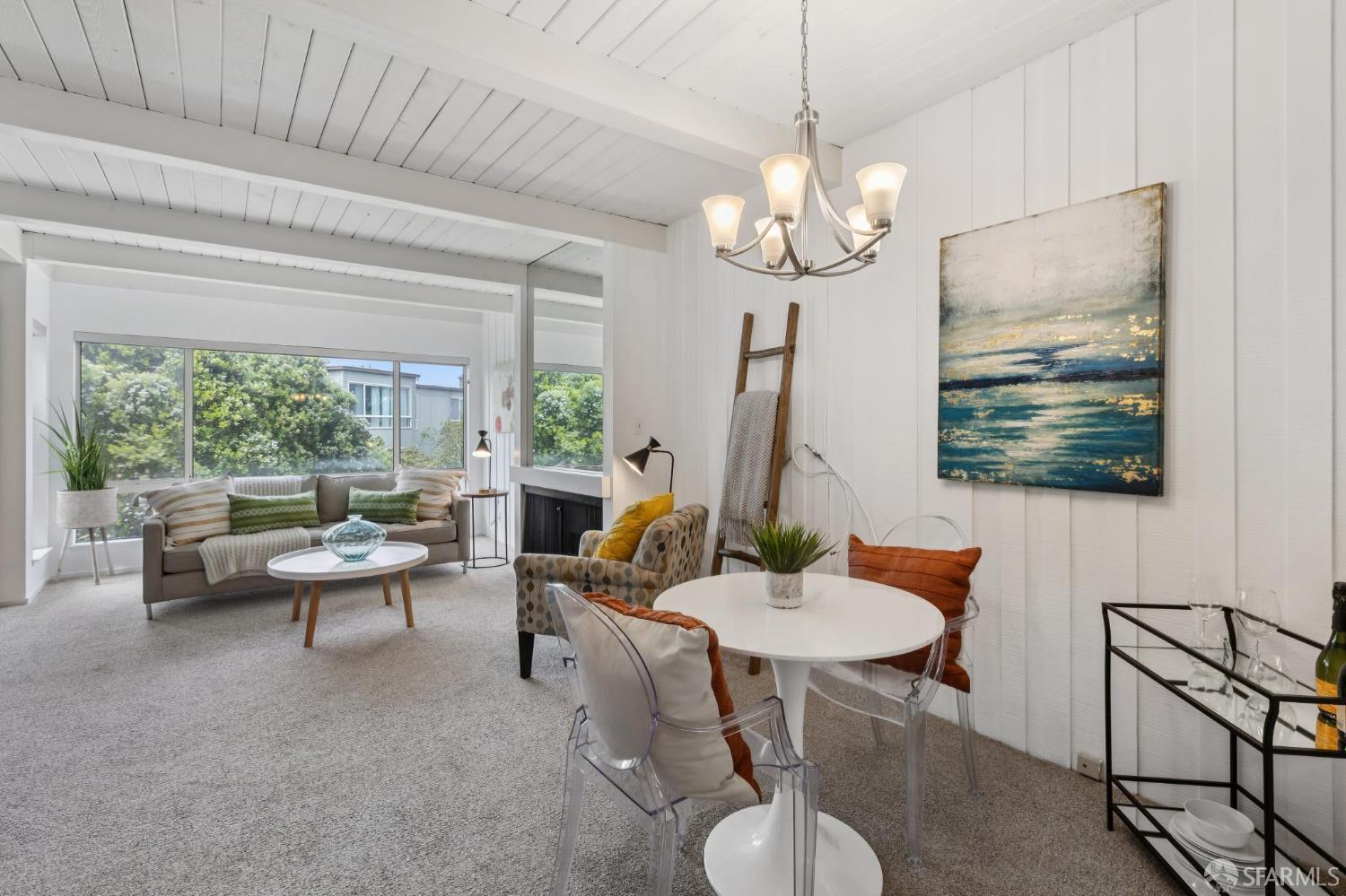 Photo #3: 425048421 Listing 