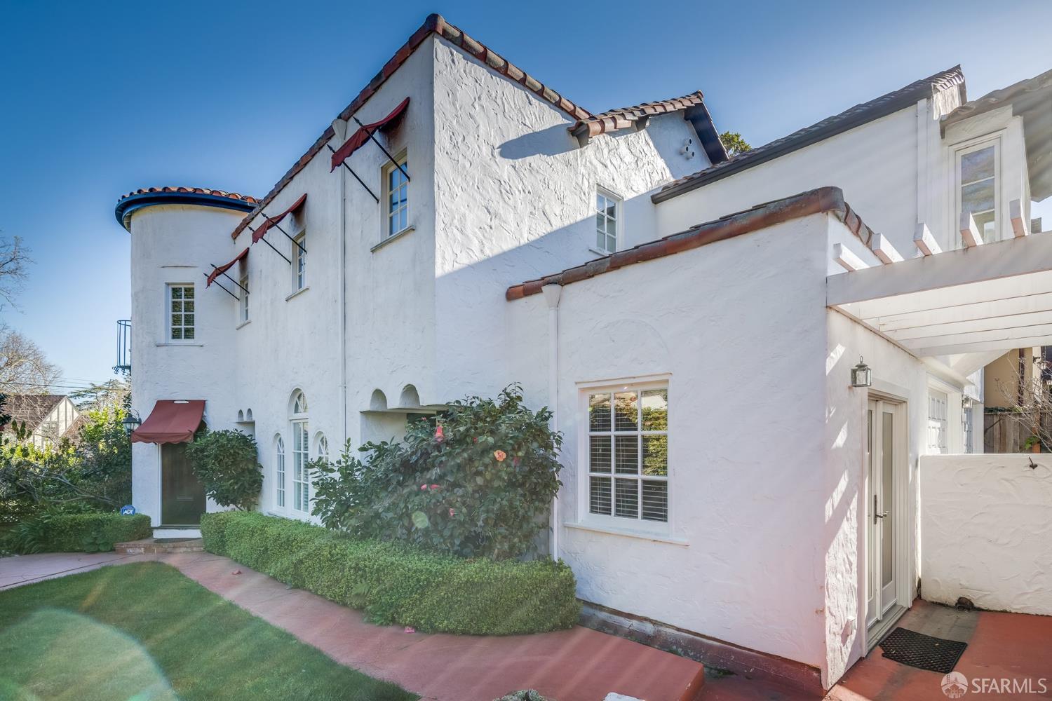 Detail Gallery Image 2 of 24 For 2627 Hale Dr, Burlingame,  CA 94010 - 4 Beds | 2/1 Baths