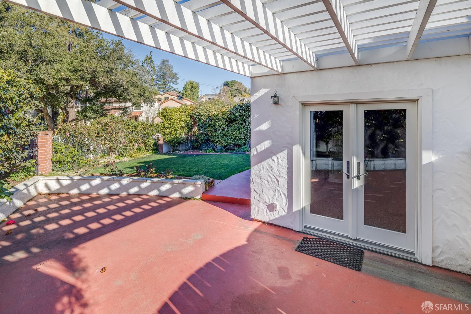 Detail Gallery Image 20 of 24 For 2627 Hale Dr, Burlingame,  CA 94010 - 4 Beds | 2/1 Baths
