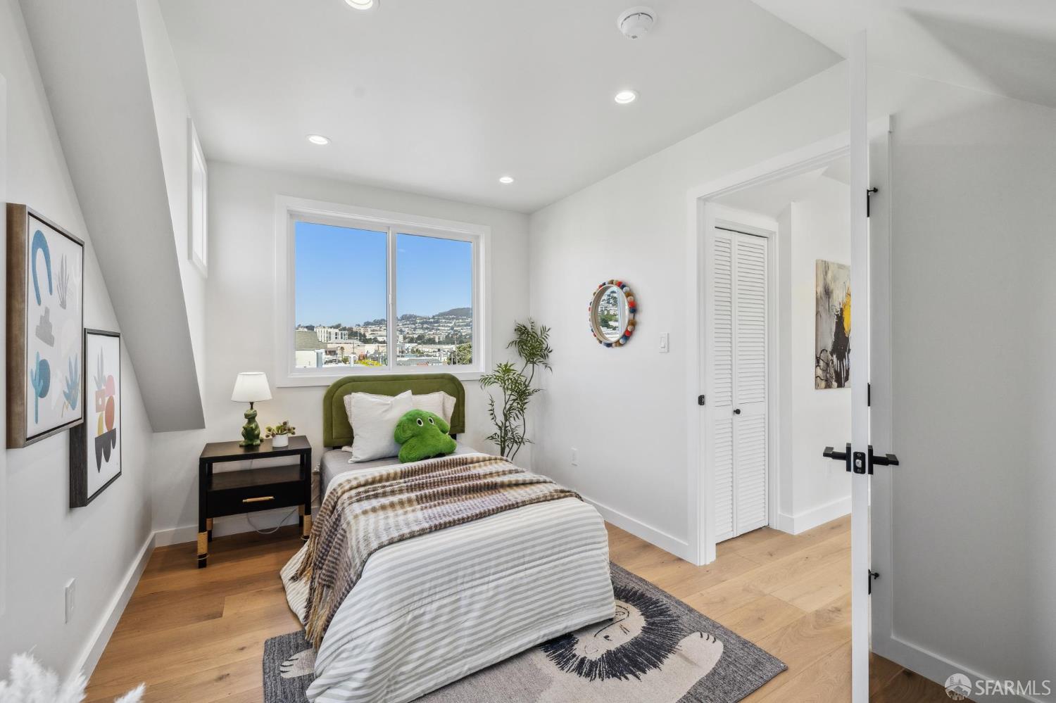 Detail Gallery Image 45 of 66 For 57 Niagara Ave, San Francisco,  CA 94112 - 5 Beds | 4/1 Baths