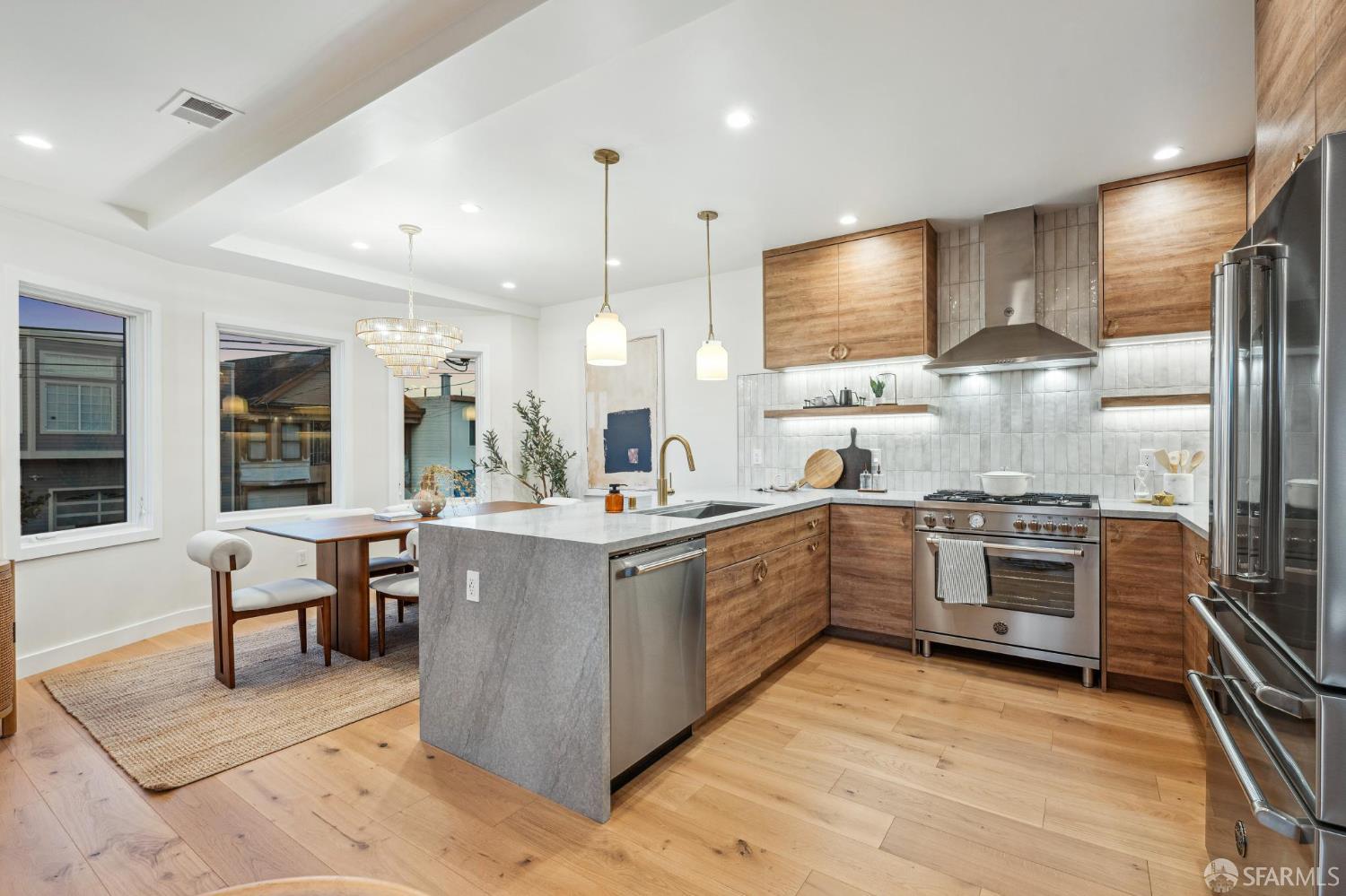 Detail Gallery Image 5 of 66 For 57 Niagara Ave, San Francisco,  CA 94112 - 5 Beds | 4/1 Baths