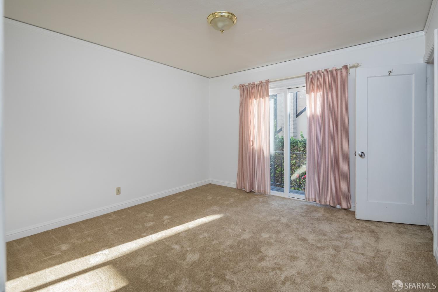 Detail Gallery Image 9 of 24 For 2627 Hale Dr, Burlingame,  CA 94010 - 4 Beds | 2/1 Baths