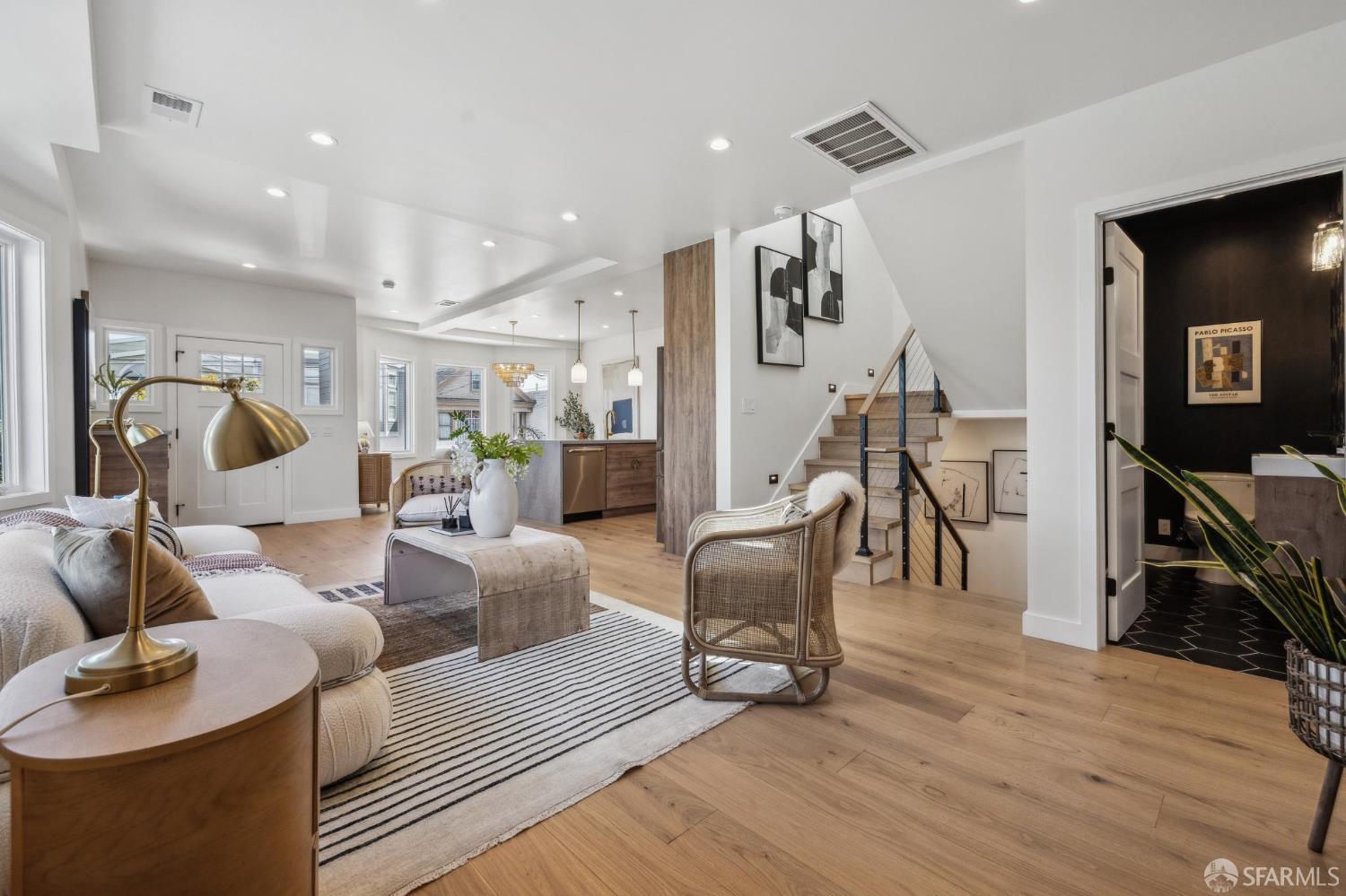 Detail Gallery Image 15 of 66 For 57 Niagara Ave, San Francisco,  CA 94112 - 5 Beds | 4/1 Baths
