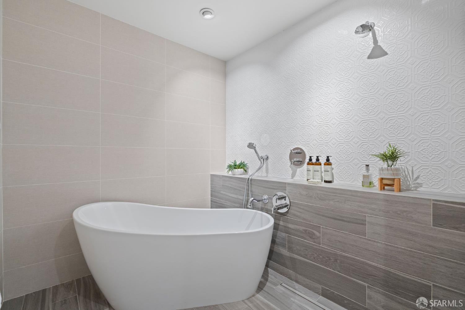 Detail Gallery Image 32 of 51 For 116 Alta St, San Francisco,  CA 94133 - 2 Beds | 2 Baths