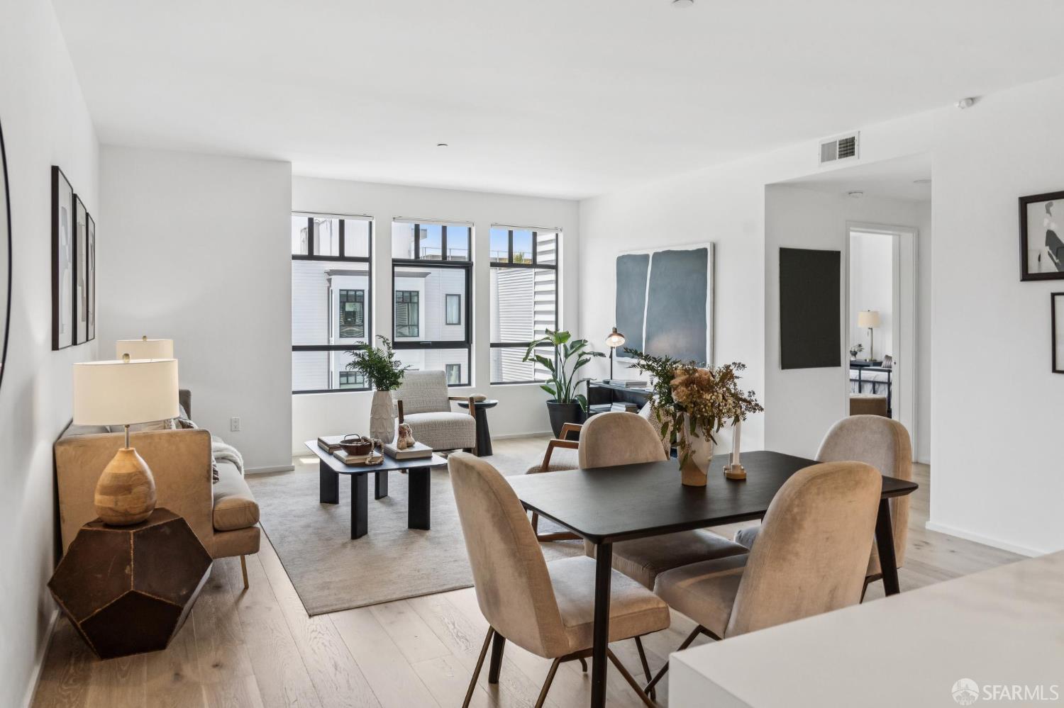 Photo #7: 425049201 Listing: Photo #7