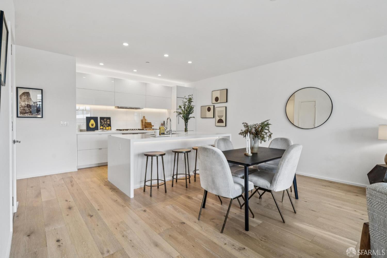 Photo #12: 425049201 Listing: Photo #12