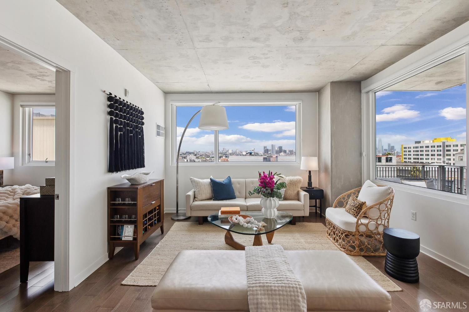 Photo #5: 425043167 Listing 