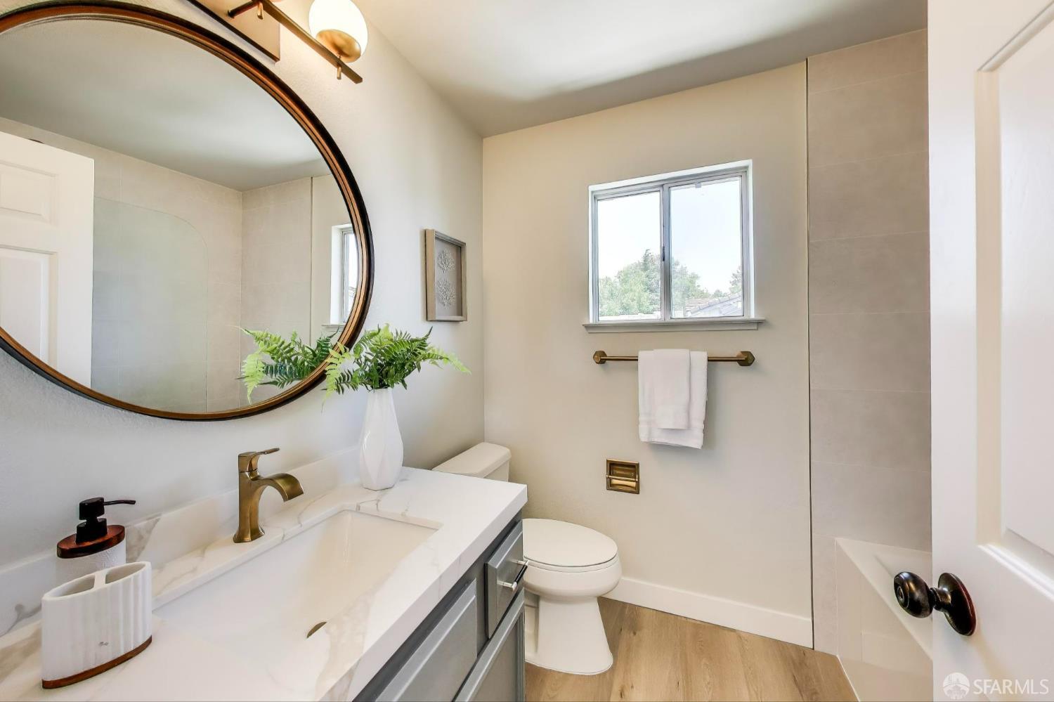 Detail Gallery Image 27 of 37 For 3941 Will Rogers Dr, San Jose,  CA 95117 - 3 Beds | 2/1 Baths