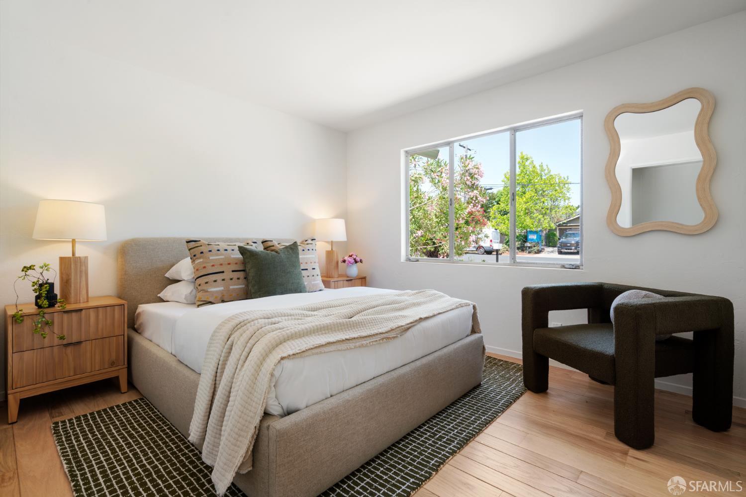Detail Gallery Image 25 of 31 For 1989 Scott Ln, Los Altos,  CA 94024 - 4 Beds | 2/1 Baths