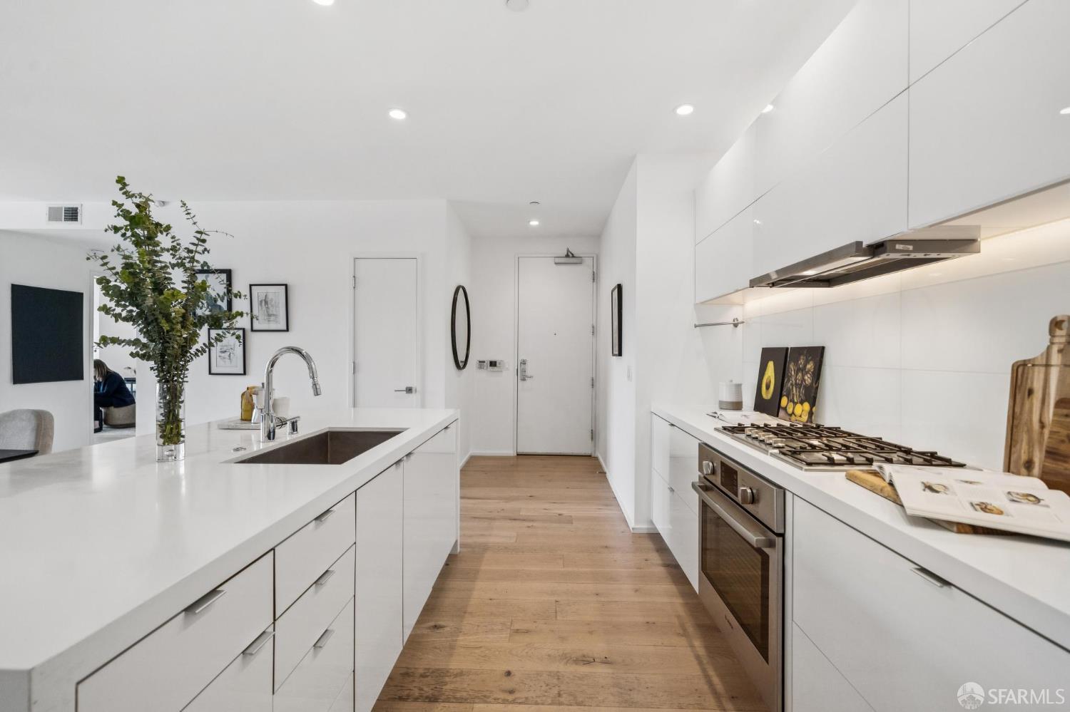 Photo #14: 425049201 Listing: Photo #14