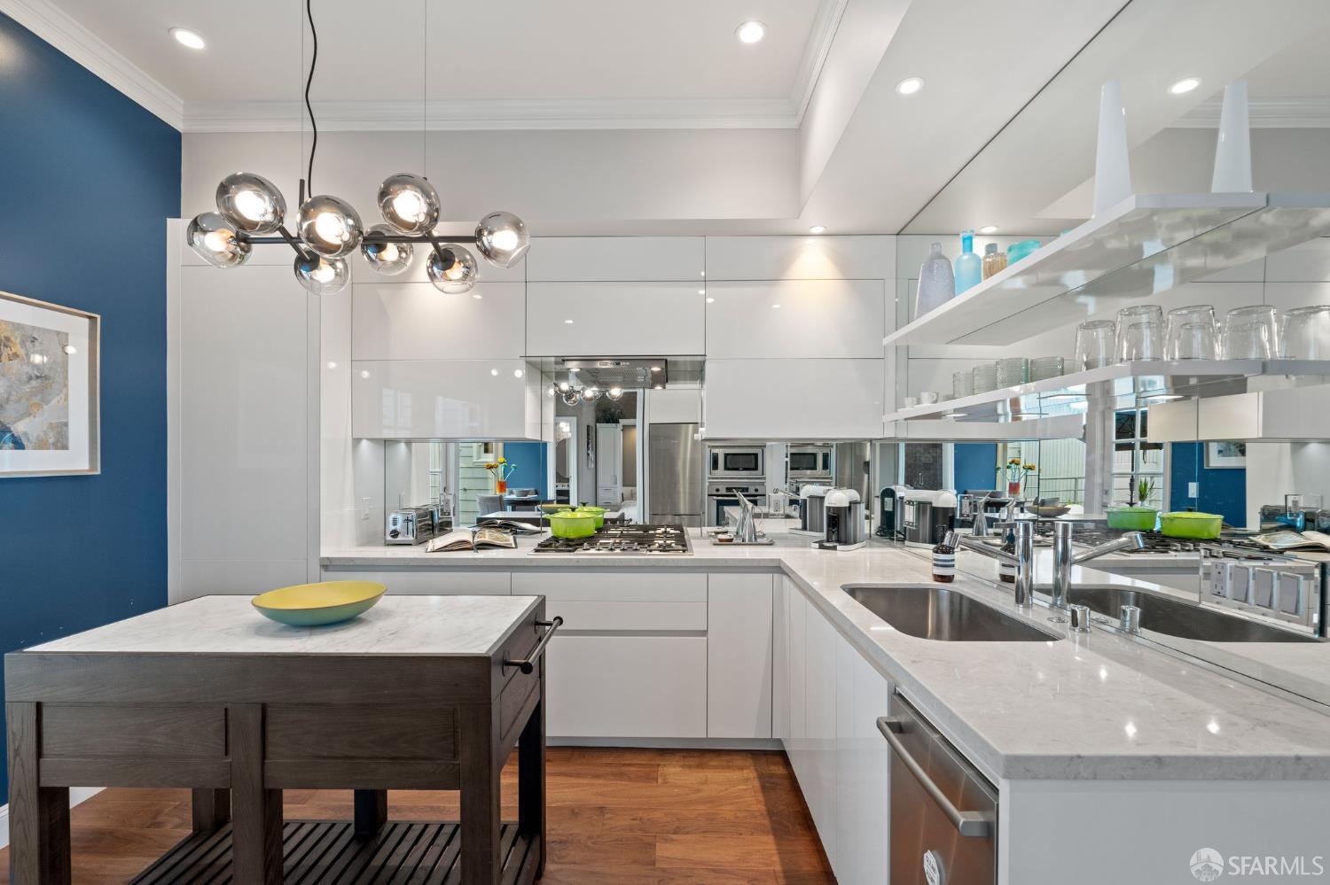 Detail Gallery Image 11 of 51 For 116 Alta St, San Francisco,  CA 94133 - 2 Beds | 2 Baths