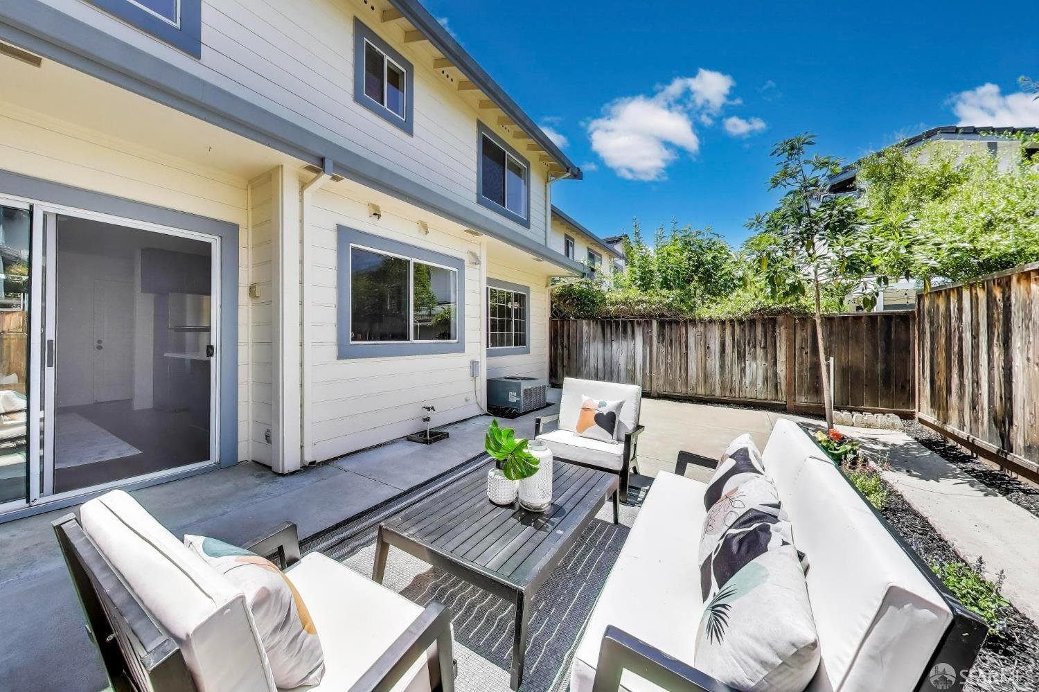 Detail Gallery Image 32 of 37 For 3941 Will Rogers Dr, San Jose,  CA 95117 - 3 Beds | 2/1 Baths