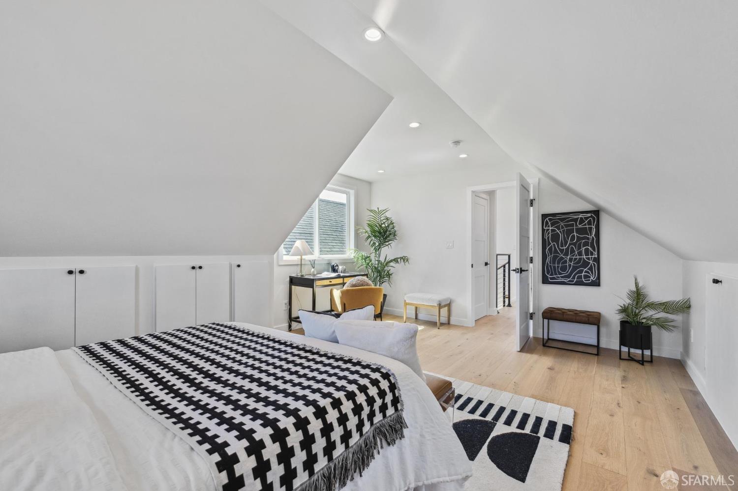 Detail Gallery Image 43 of 66 For 57 Niagara Ave, San Francisco,  CA 94112 - 5 Beds | 4/1 Baths
