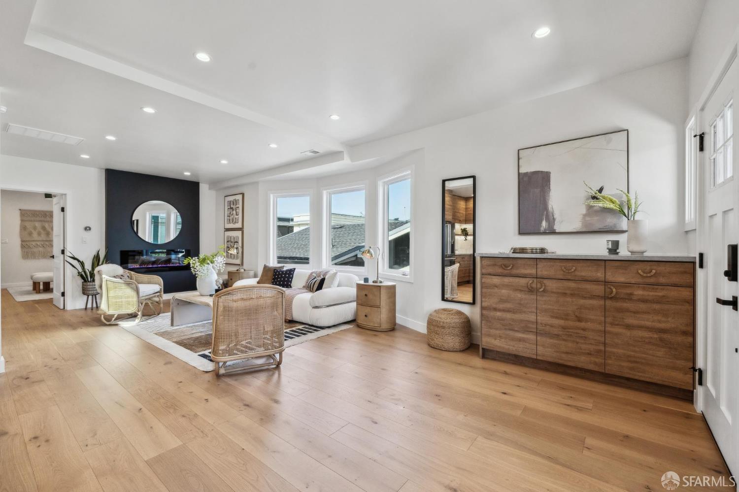 Detail Gallery Image 9 of 66 For 57 Niagara Ave, San Francisco,  CA 94112 - 5 Beds | 4/1 Baths