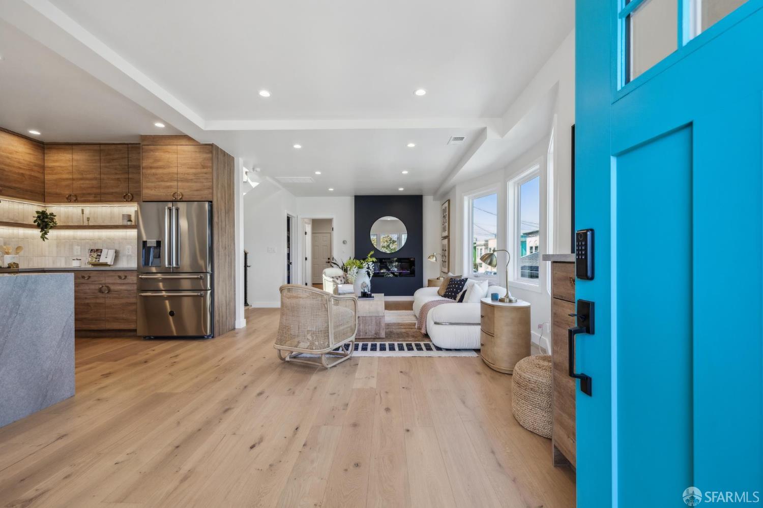 Detail Gallery Image 8 of 66 For 57 Niagara Ave, San Francisco,  CA 94112 - 5 Beds | 4/1 Baths