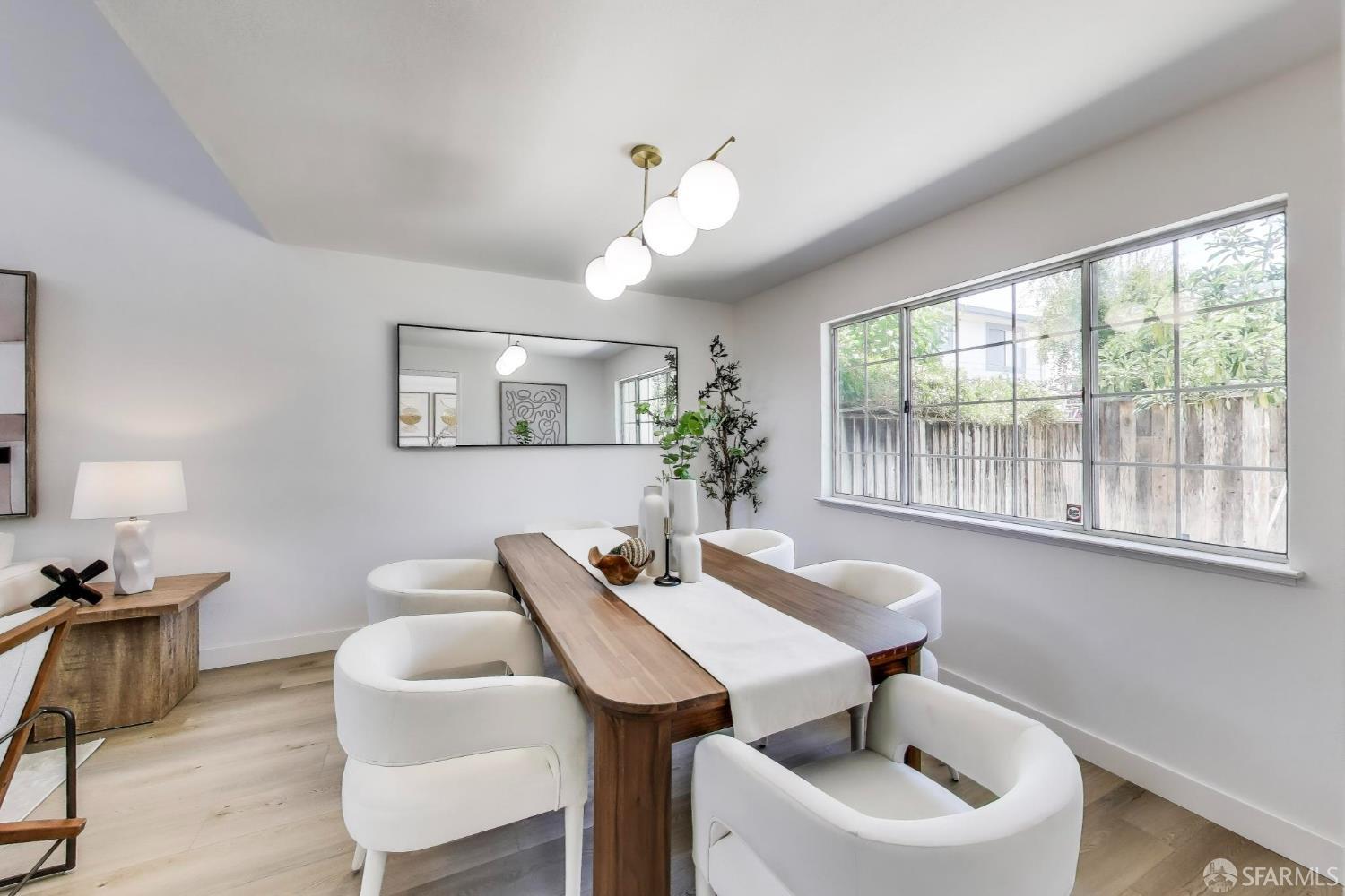 Detail Gallery Image 7 of 37 For 3941 Will Rogers Dr, San Jose,  CA 95117 - 3 Beds | 2/1 Baths