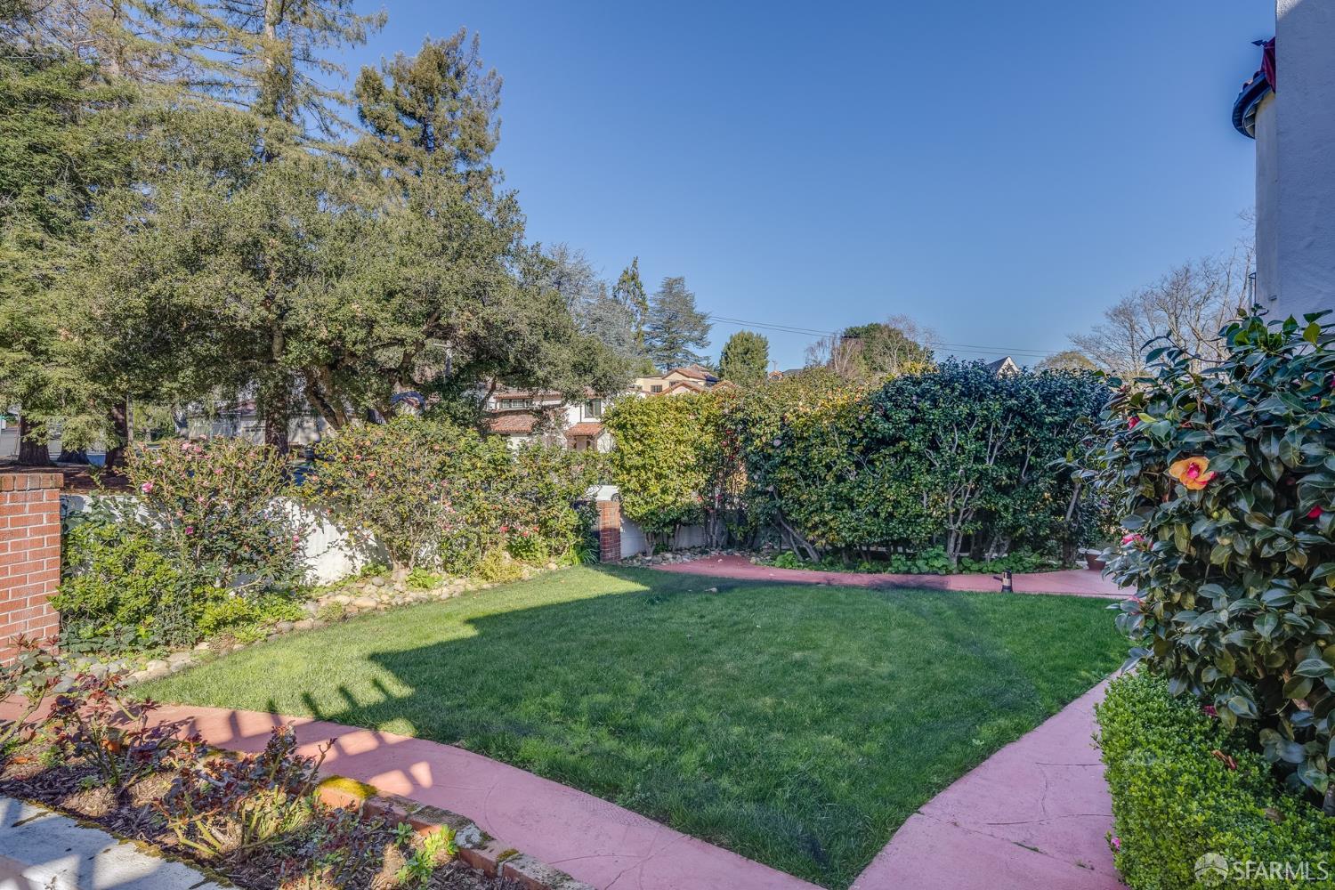 Detail Gallery Image 5 of 24 For 2627 Hale Dr, Burlingame,  CA 94010 - 4 Beds | 2/1 Baths
