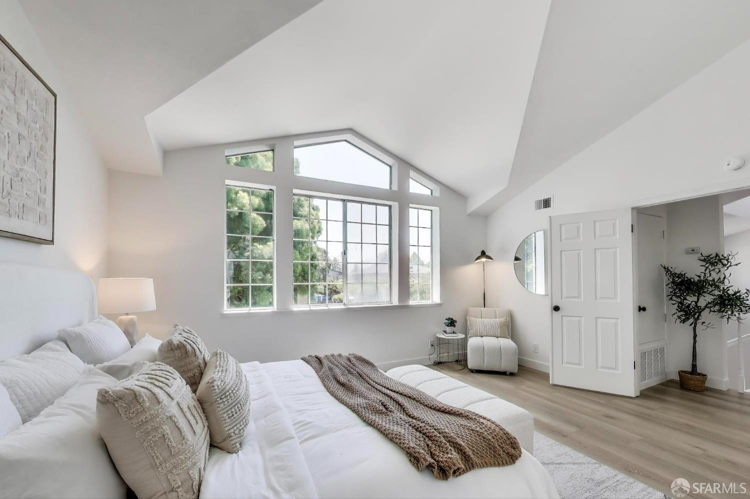 Detail Gallery Image 19 of 37 For 3941 Will Rogers Dr, San Jose,  CA 95117 - 3 Beds | 2/1 Baths