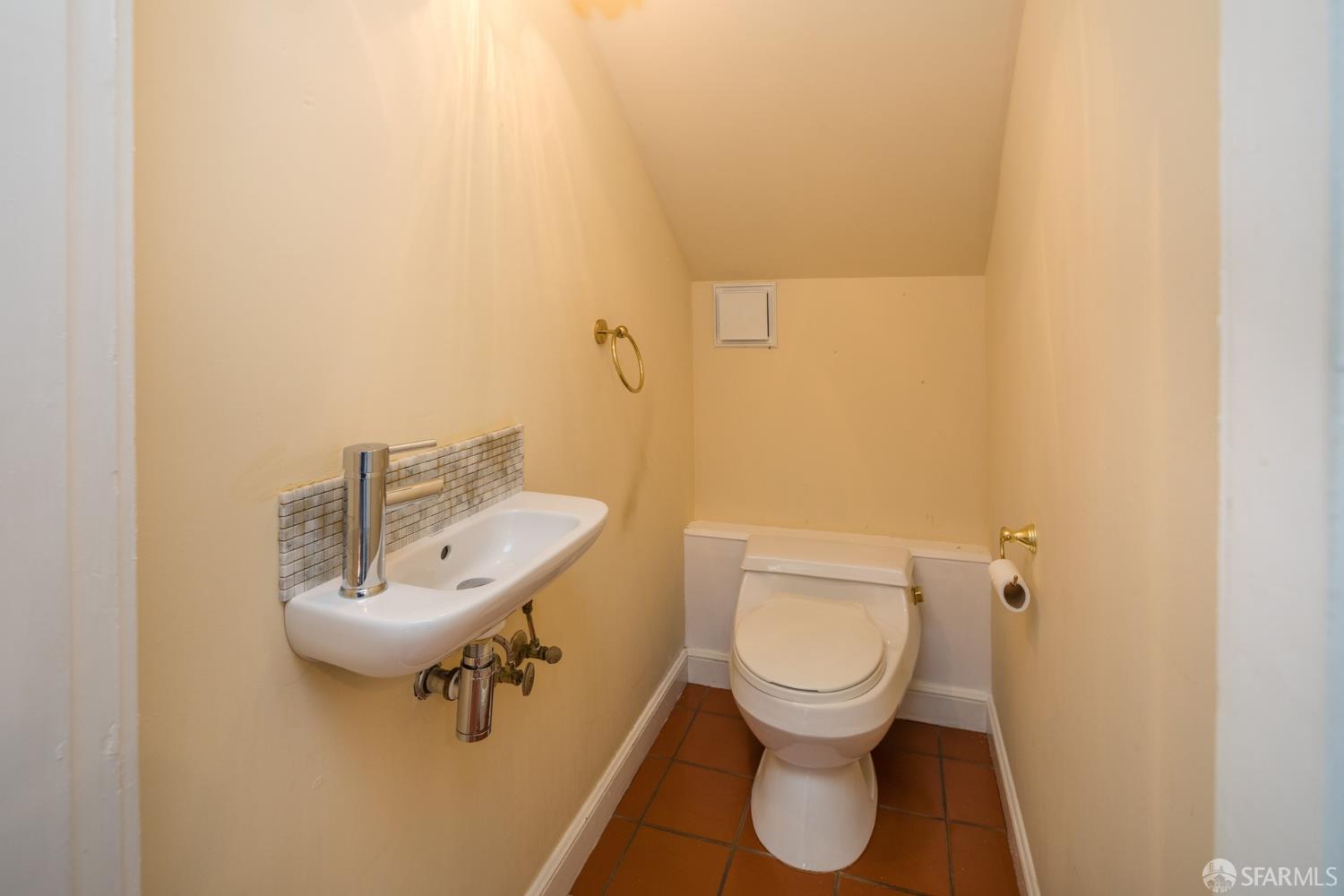 Detail Gallery Image 16 of 24 For 2627 Hale Dr, Burlingame,  CA 94010 - 4 Beds | 2/1 Baths