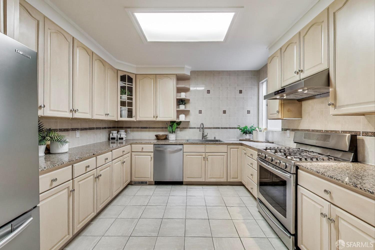 Detail Gallery Image 6 of 57 For 2826 Cabrillo St, San Francisco,  CA 94121 - – Beds | – Baths