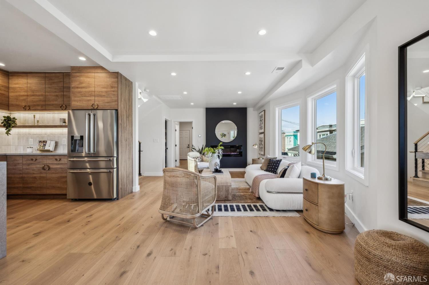 Detail Gallery Image 11 of 66 For 57 Niagara Ave, San Francisco,  CA 94112 - 5 Beds | 4/1 Baths