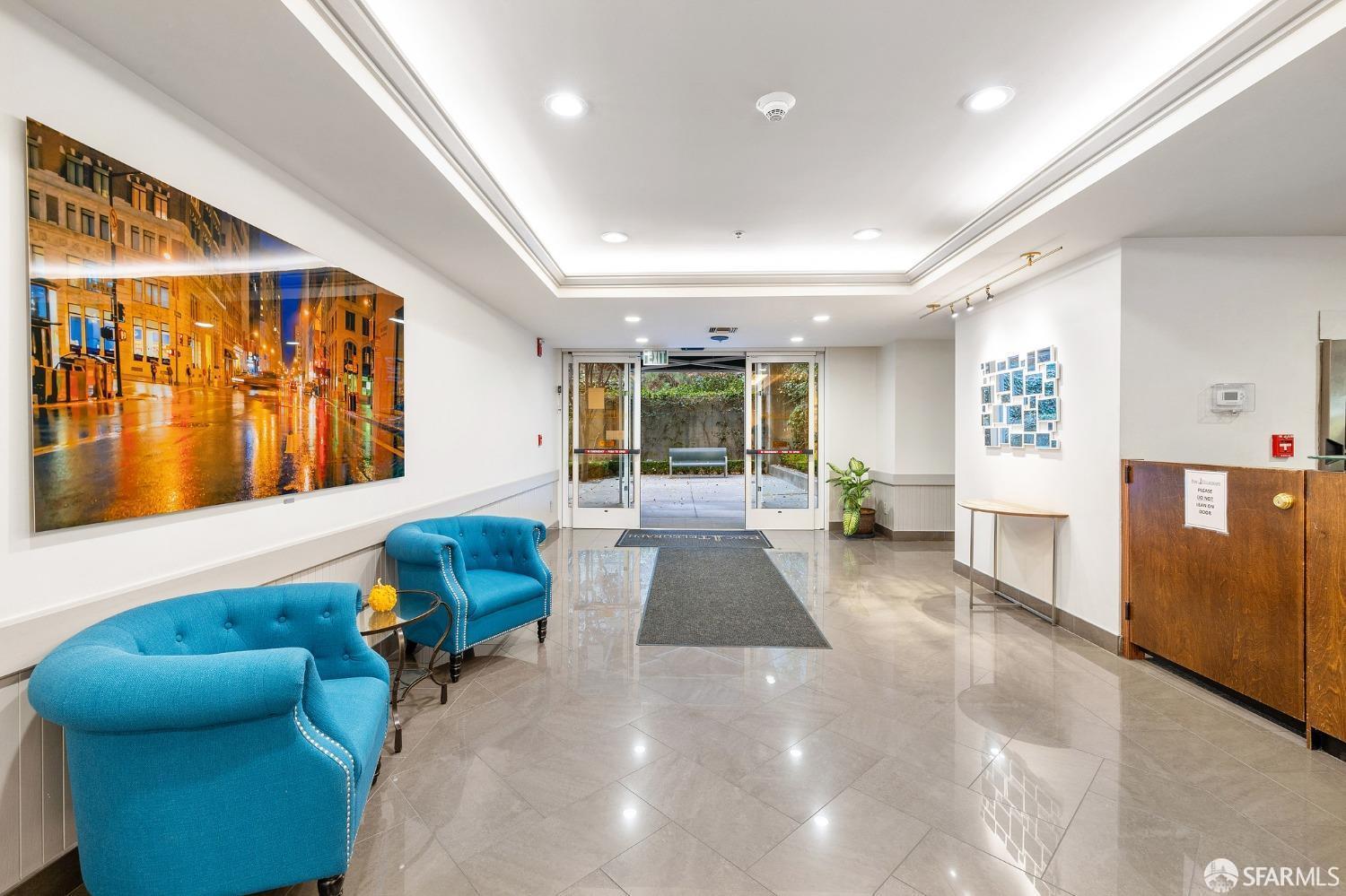 Detail Gallery Image 3 of 20 For 240 Lombard St #329,  San Francisco,  CA 94111 - 1 Beds | 1 Baths