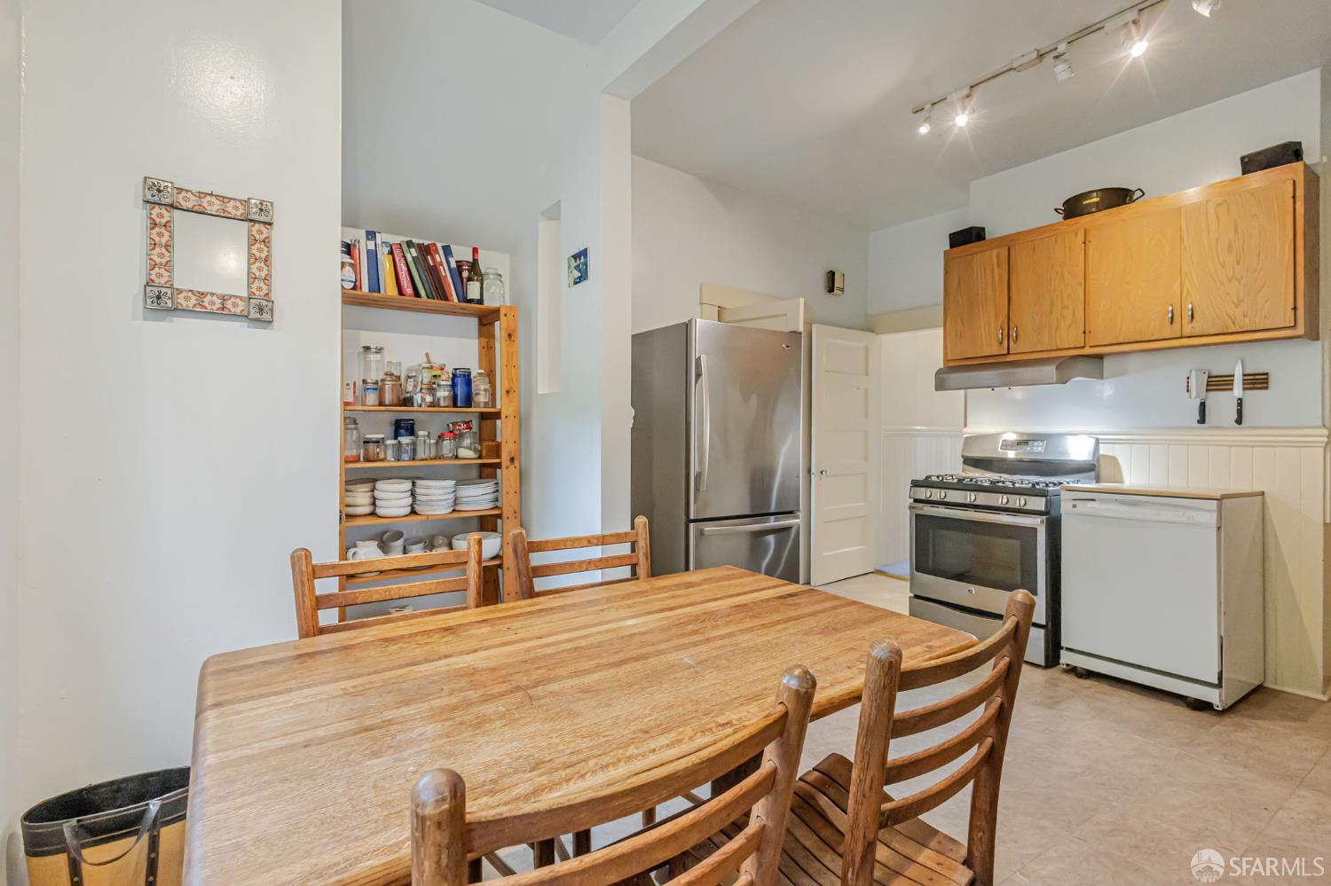 Detail Gallery Image 13 of 77 For 428 Monterey Blvd, San Francisco,  CA 94127 - 2 Beds | 1/1 Baths