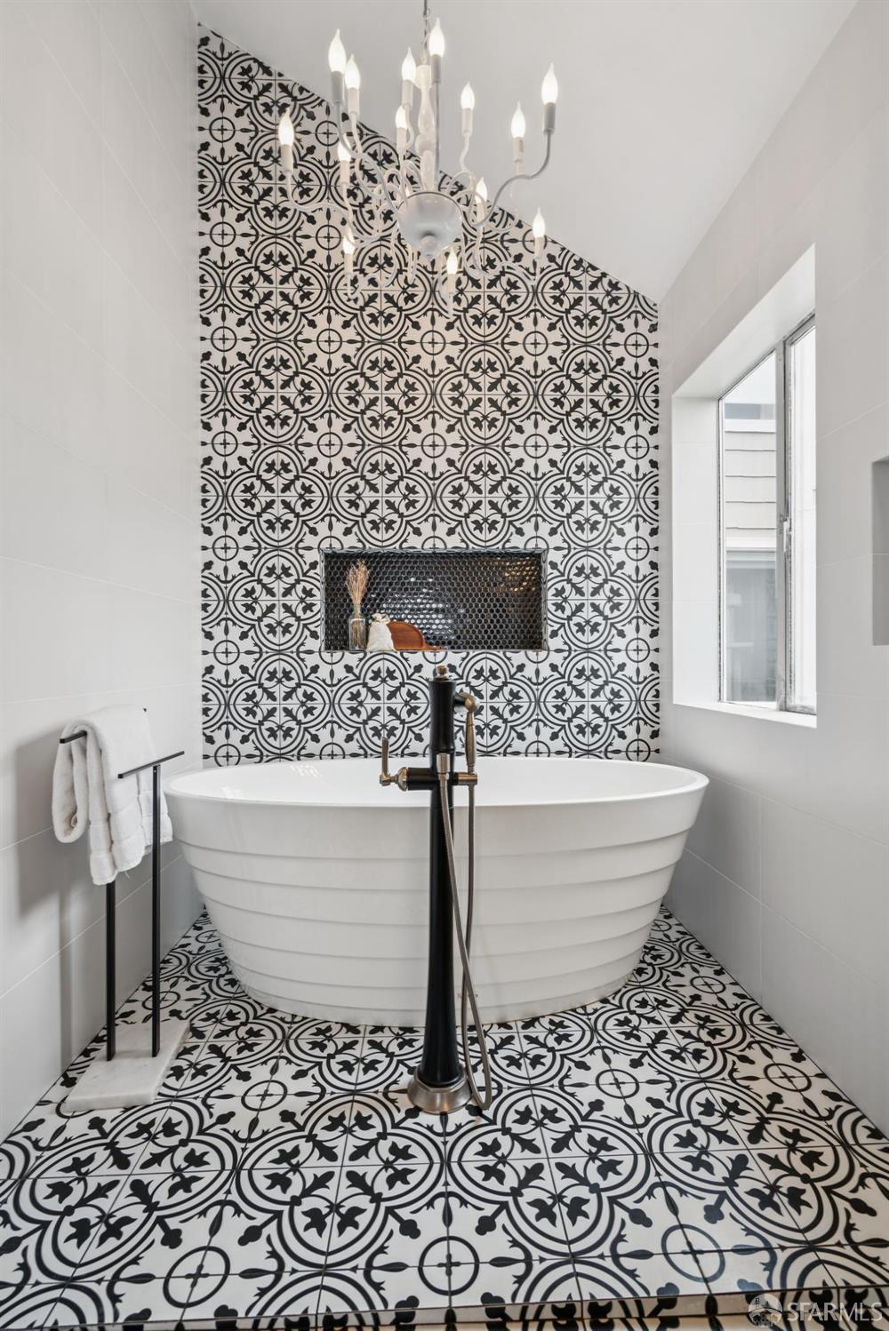 Detail Gallery Image 17 of 43 For 850 Pointe Pacific Dr #4,  Daly City,  CA 94014 - 2 Beds | 2 Baths