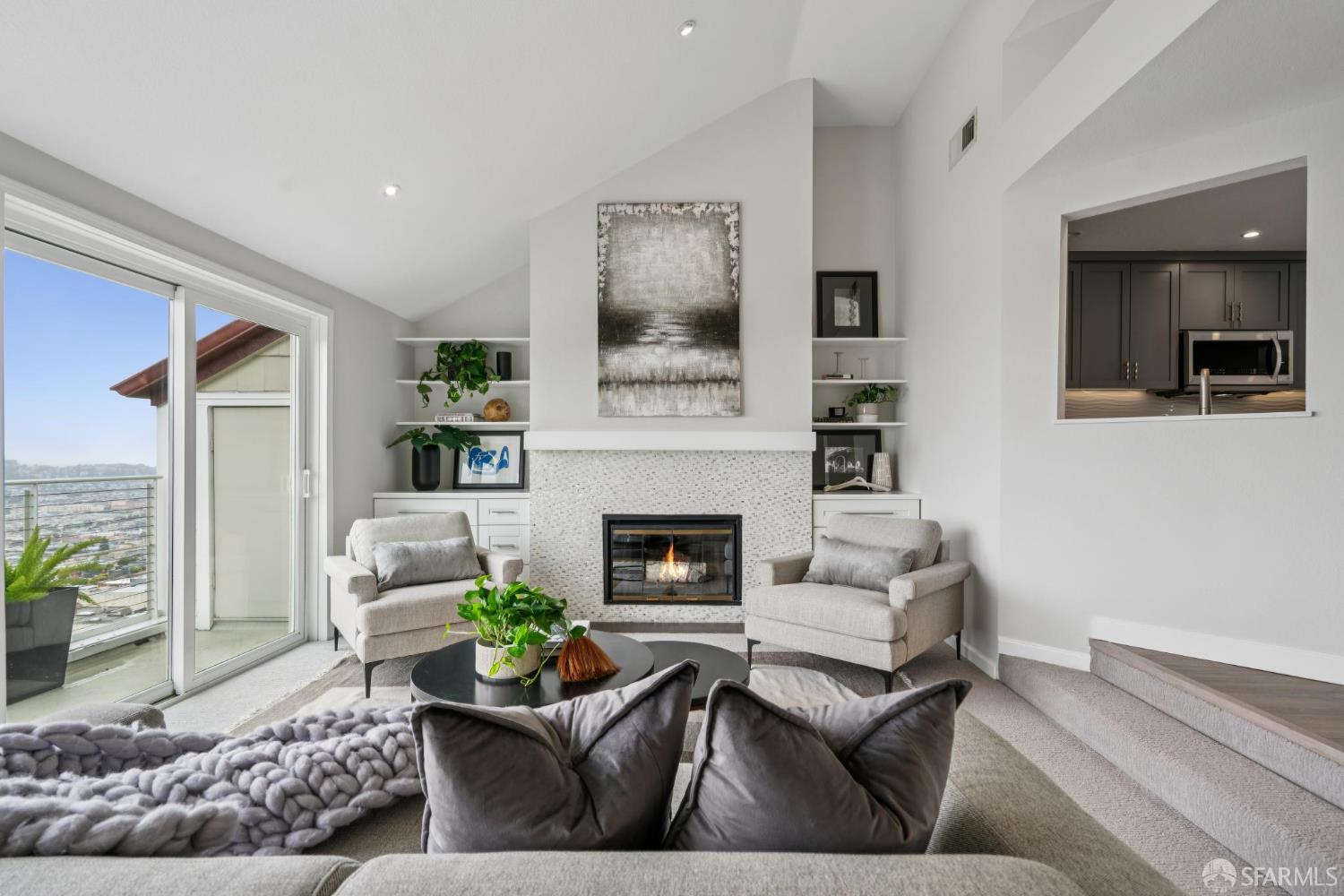 Detail Gallery Image 4 of 43 For 850 Pointe Pacific Dr #4,  Daly City,  CA 94014 - 2 Beds | 2 Baths