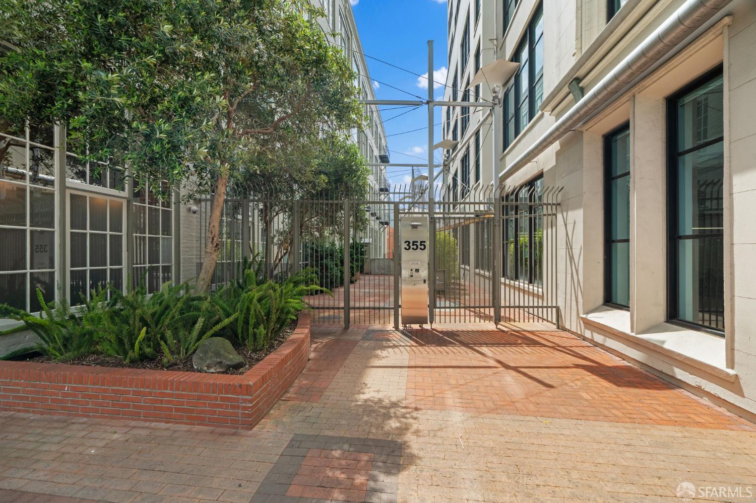 Photo #26: 425049559 Listing: Photo #26