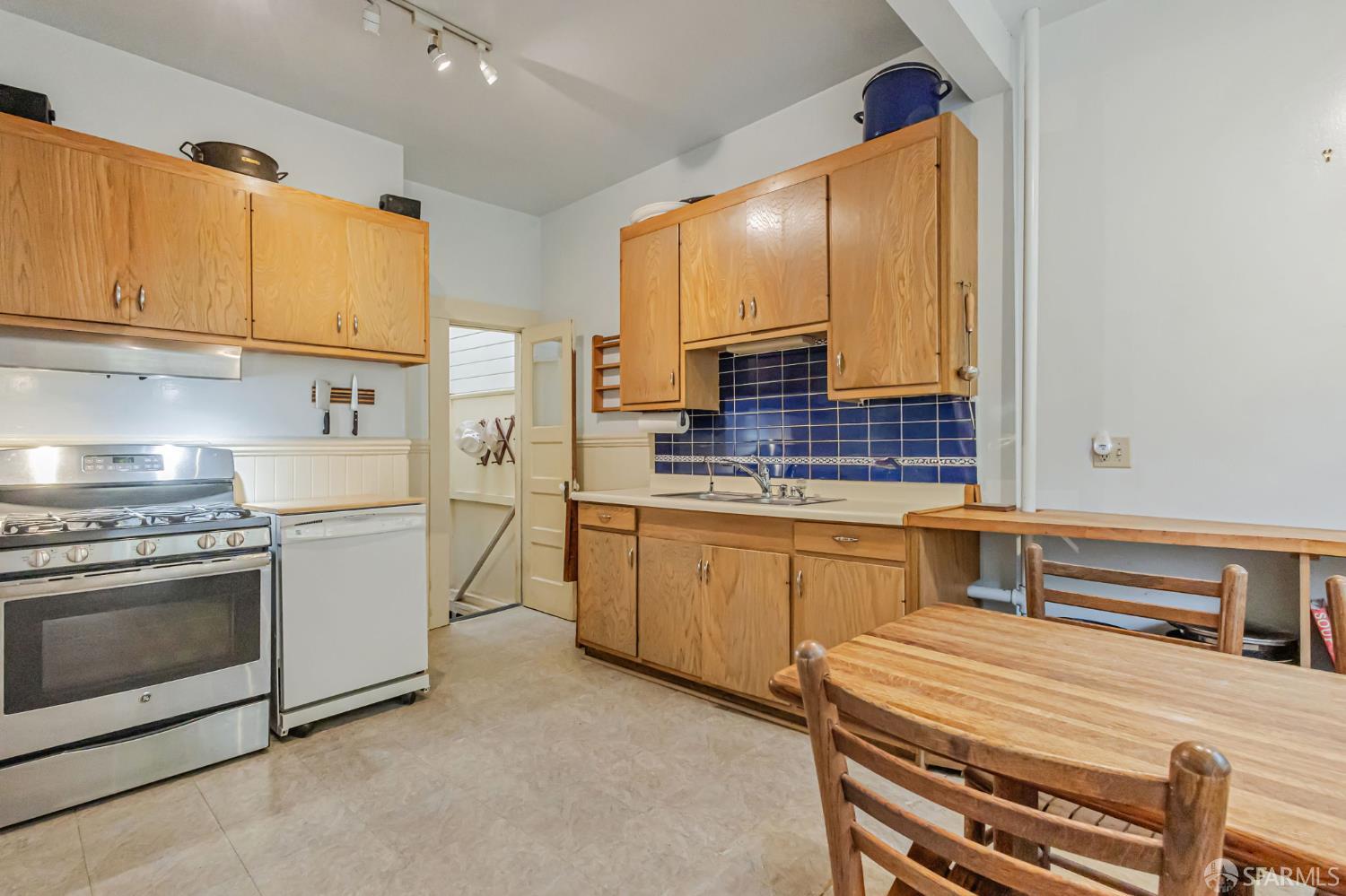 Detail Gallery Image 12 of 77 For 428 Monterey Blvd, San Francisco,  CA 94127 - 2 Beds | 1/1 Baths