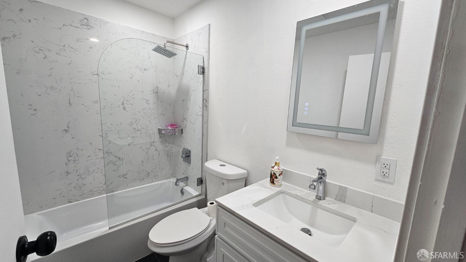 Detail Gallery Image 13 of 28 For 5 Inland Ct, Antioch,  CA 94509 - 3 Beds | 3 Baths