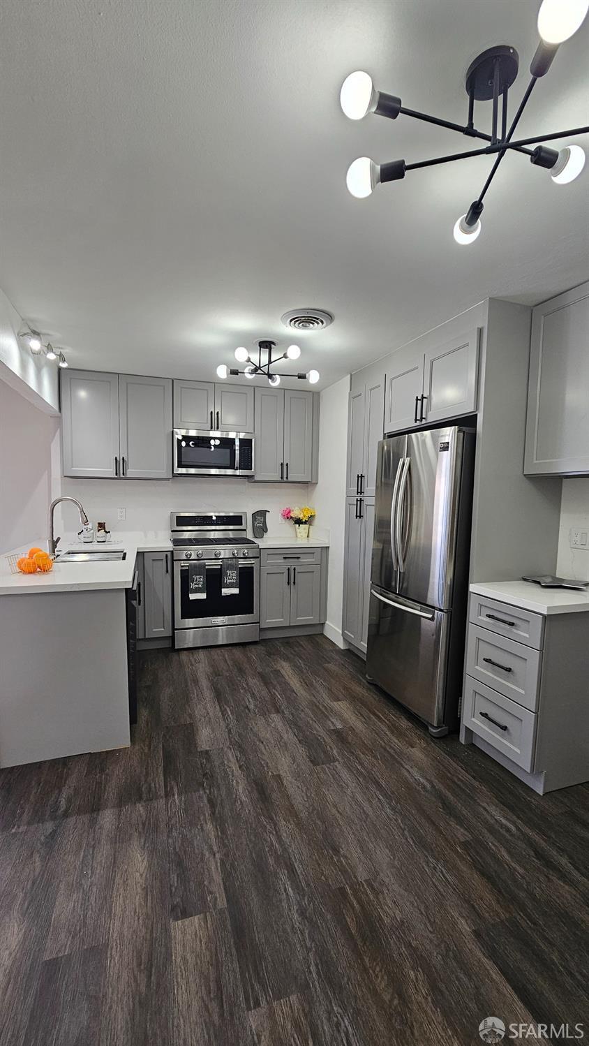Detail Gallery Image 8 of 28 For 5 Inland Ct, Antioch,  CA 94509 - 3 Beds | 3 Baths