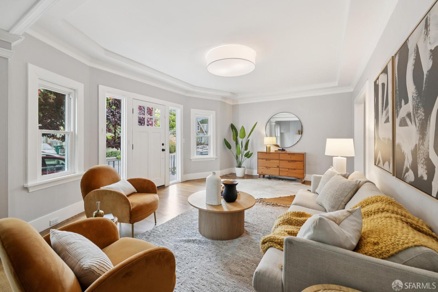 Detail Gallery Image 8 of 47 For 4145 Emerald St, Oakland,  CA 94609 - 2 Beds | 2/1 Baths