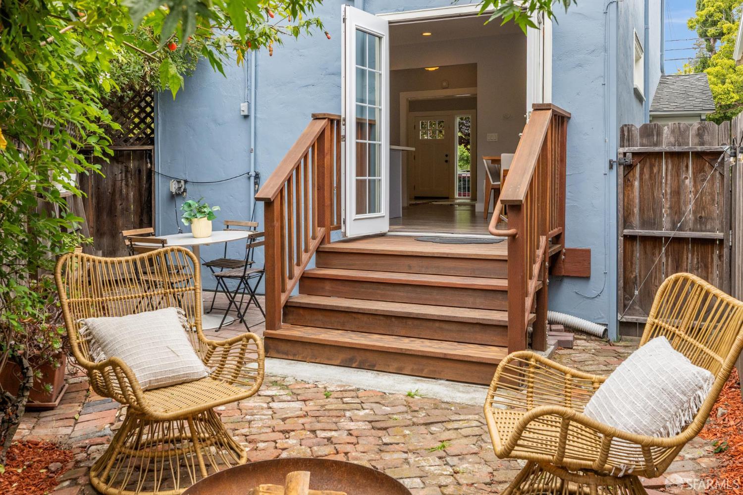 Detail Gallery Image 29 of 47 For 4145 Emerald St, Oakland,  CA 94609 - 2 Beds | 2/1 Baths
