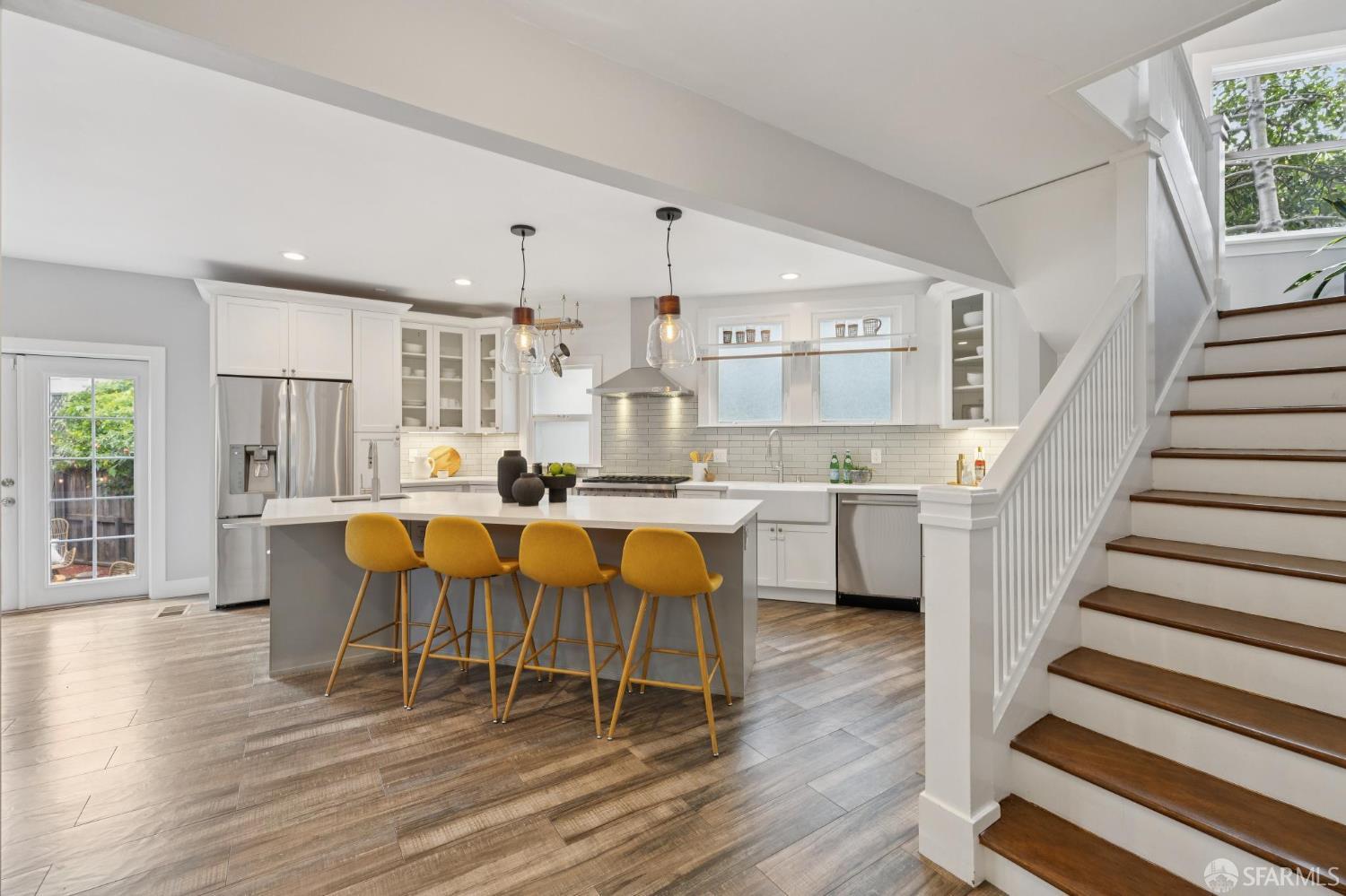 Detail Gallery Image 31 of 47 For 4145 Emerald St, Oakland,  CA 94609 - 2 Beds | 2/1 Baths