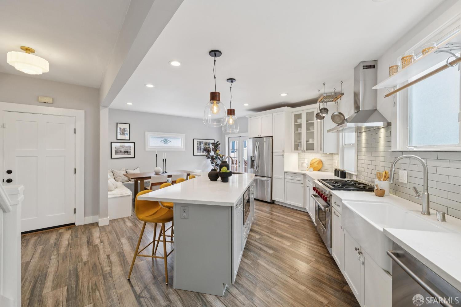 Detail Gallery Image 17 of 47 For 4145 Emerald St, Oakland,  CA 94609 - 2 Beds | 2/1 Baths