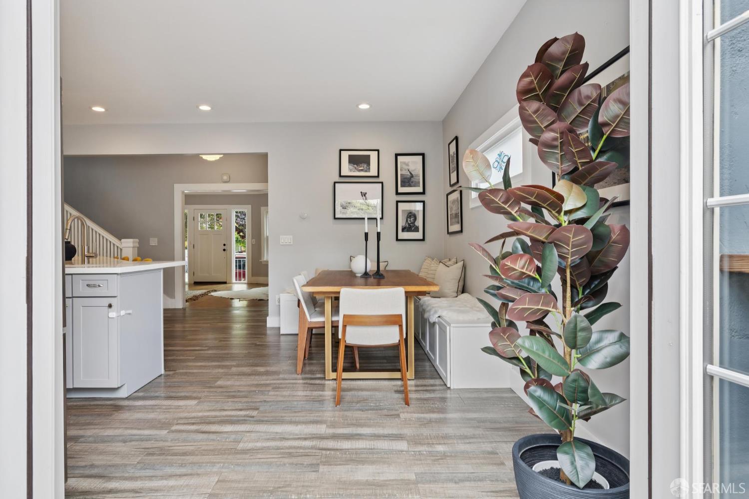 Detail Gallery Image 23 of 47 For 4145 Emerald St, Oakland,  CA 94609 - 2 Beds | 2/1 Baths