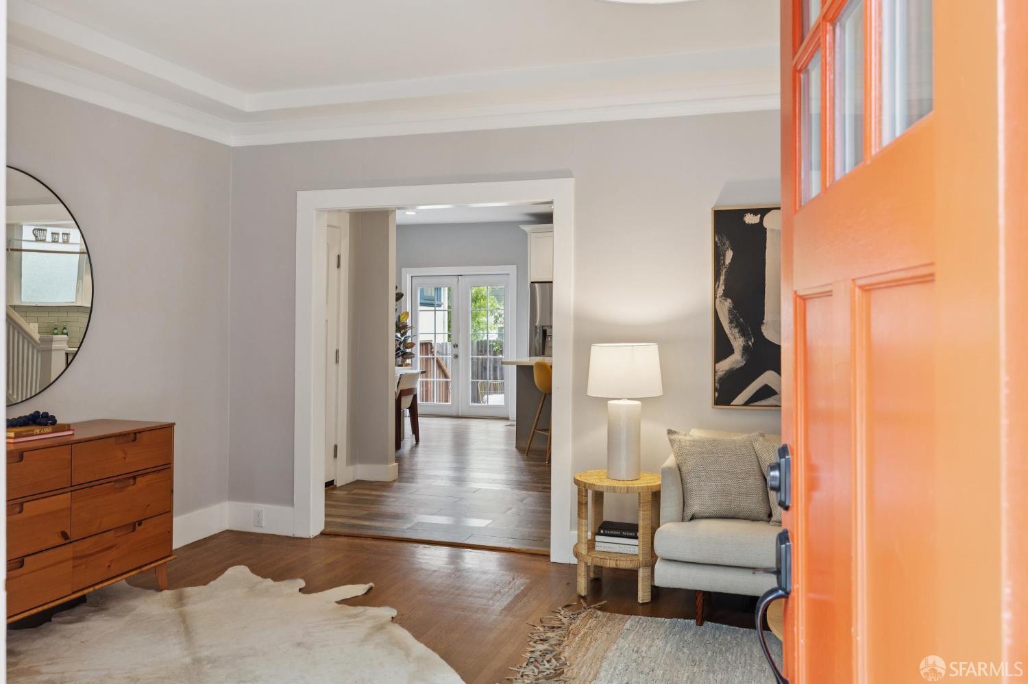 Detail Gallery Image 3 of 47 For 4145 Emerald St, Oakland,  CA 94609 - 2 Beds | 2/1 Baths