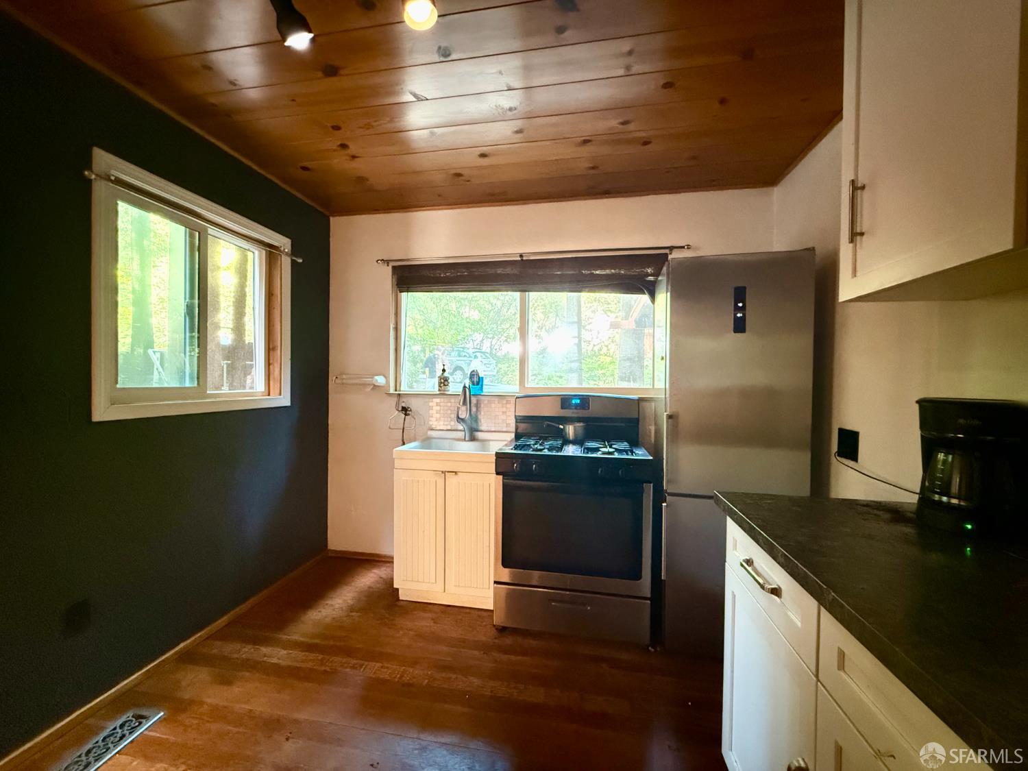Detail Gallery Image 24 of 26 For 490 Huckleberry Ln, Boulder Creek,  CA 95006 - 3 Beds | 2 Baths